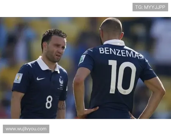 瓦尔布埃纳回应与本泽马断联：不再联系但不怨恨他